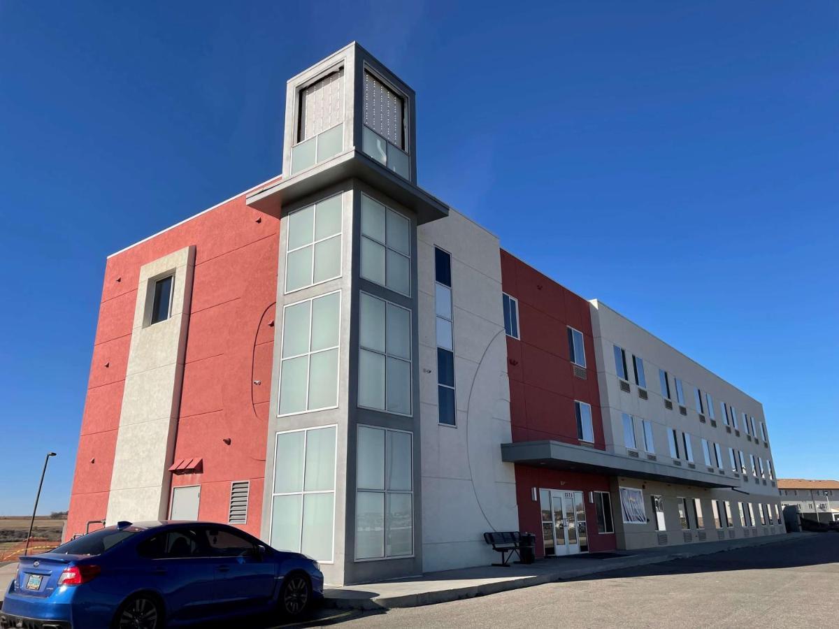 Baymont By Wyndham Williston Hotel Exterior foto