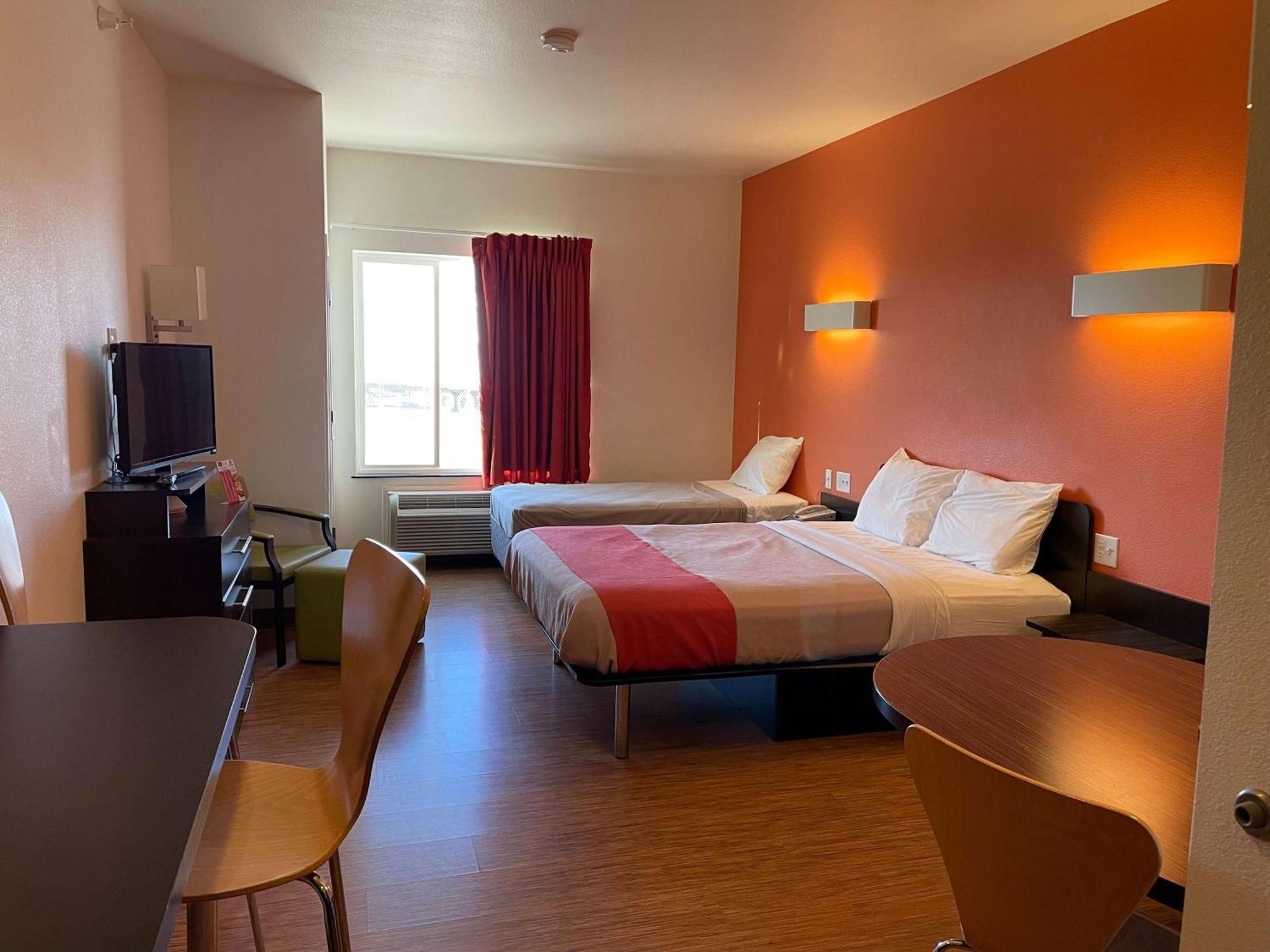 Baymont By Wyndham Williston Hotel Exterior foto