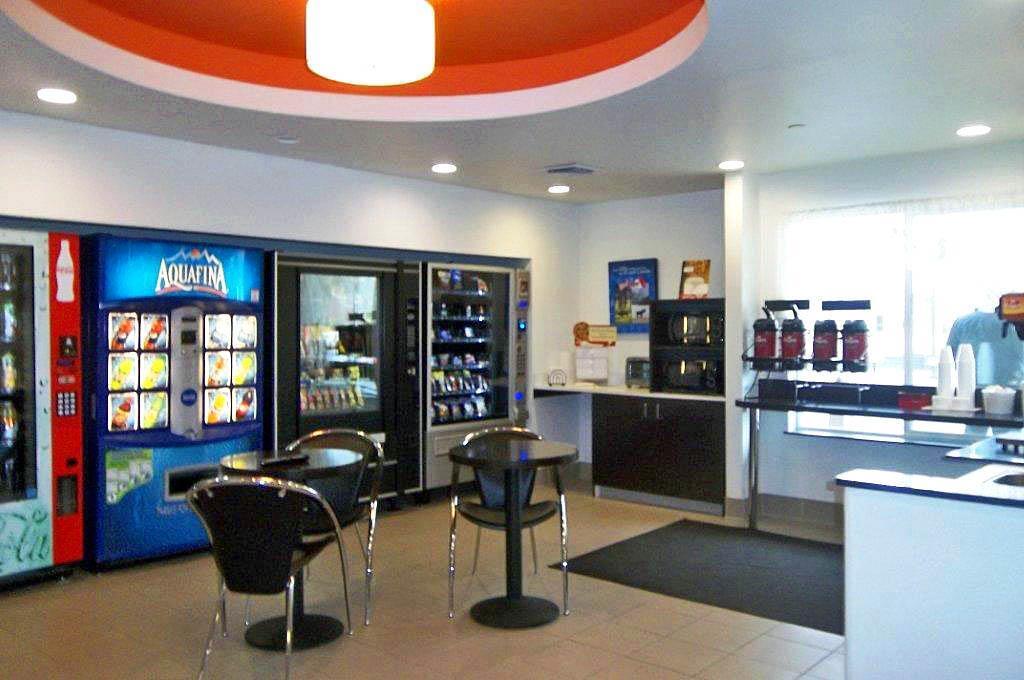 Baymont By Wyndham Williston Hotel Interior foto